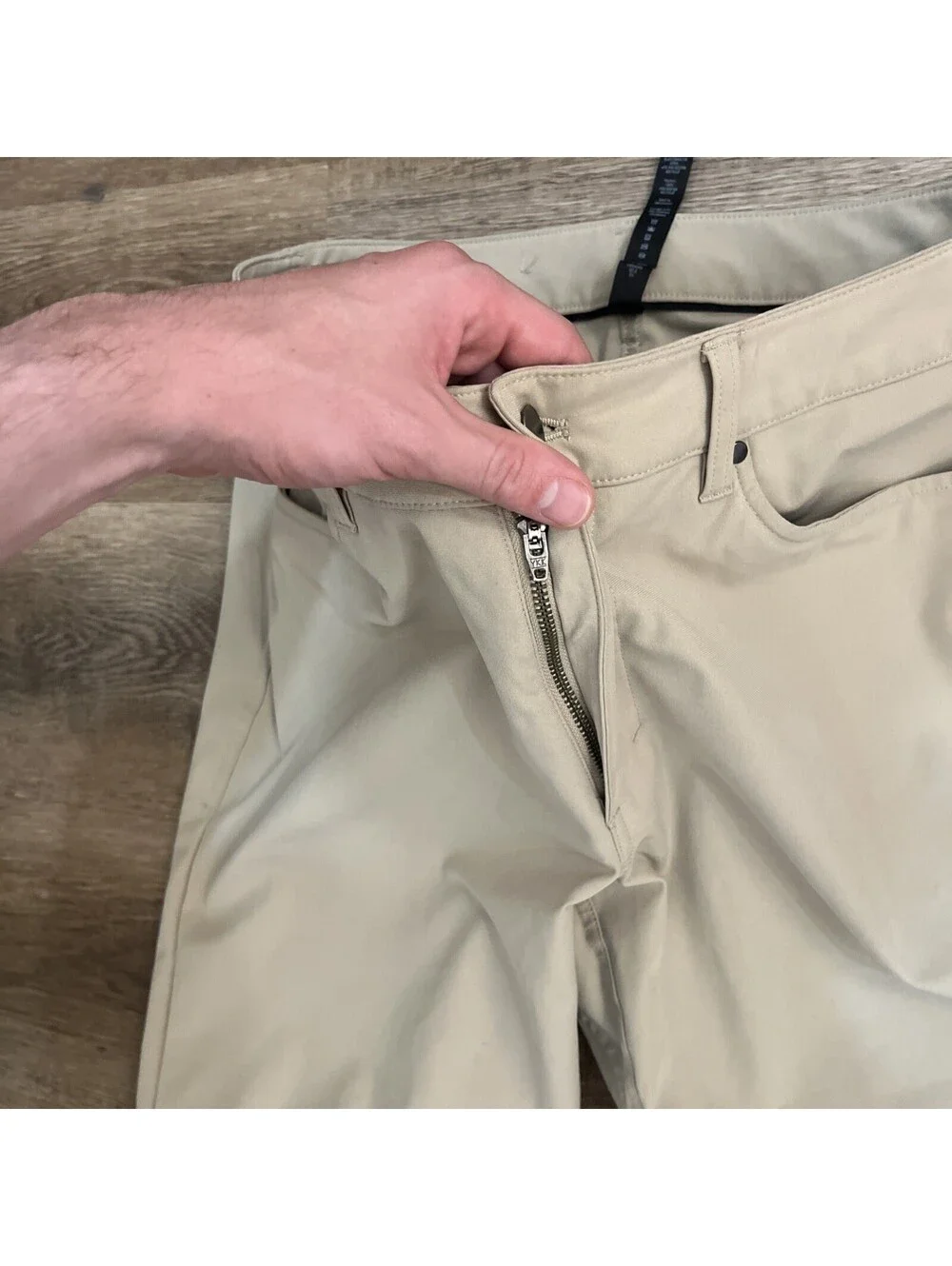 Lululemon Mens Beige Solid Casual Pants Flat Front Tapered Leg Zip Slash Pockets